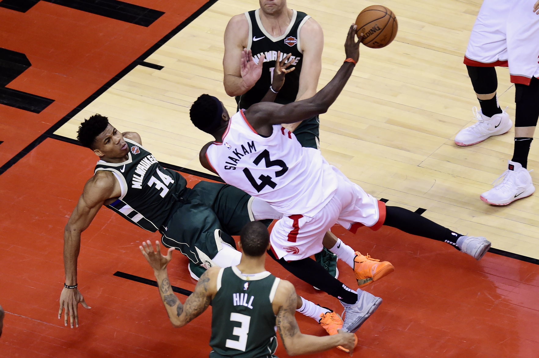 Raptors 118, Bucks 112 (2OT)